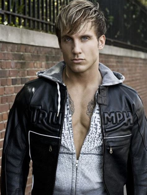 Jamie Dominic (@JamieDominic) .